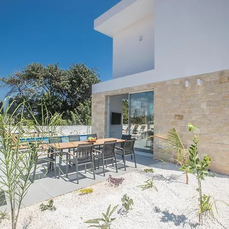 Vie Bleu * Protaras
