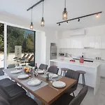 Vie Bleu Villa