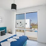Vie Bleu Villa *